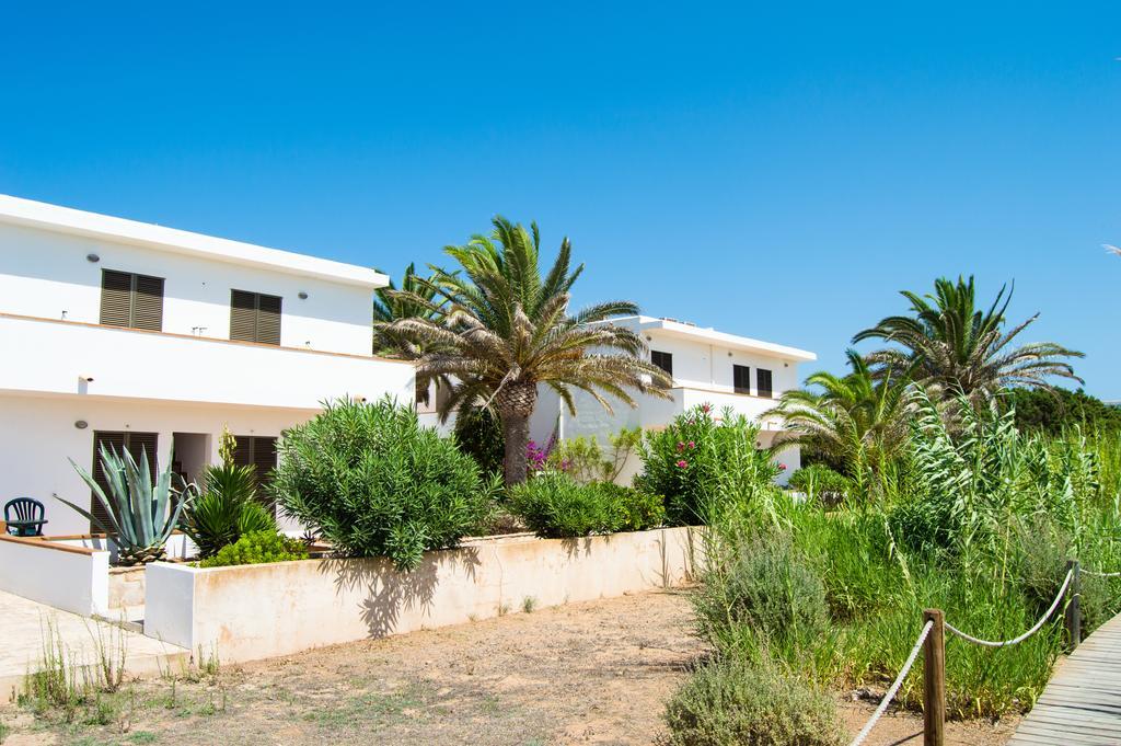 Sol Y Mar Hotel Playa Migjorn Exterior photo